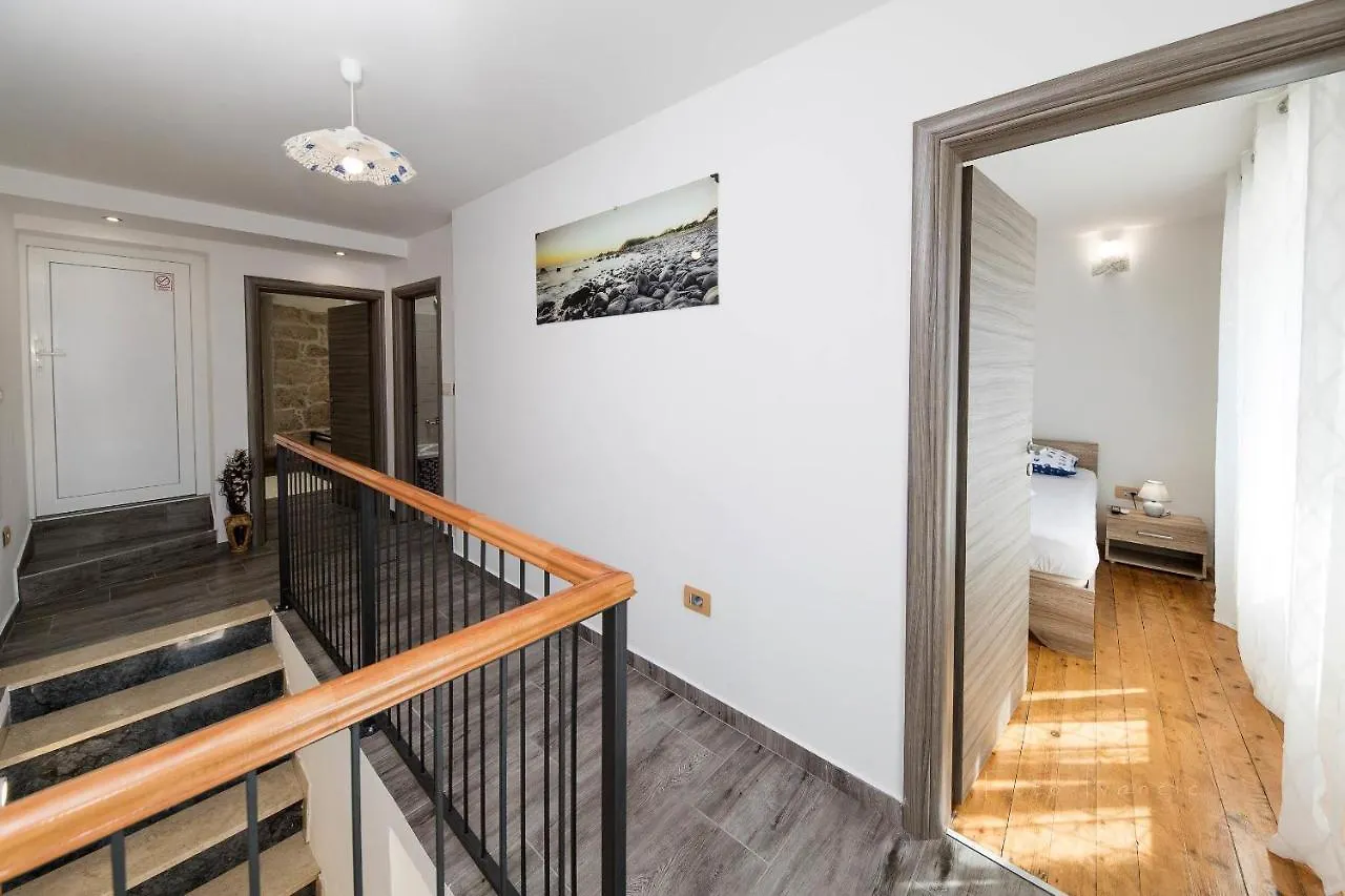 Villa House Odiseja Tribalj  Croacia